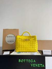 Picture of Bottega Veneta Handbags _SKUfw205713430fw